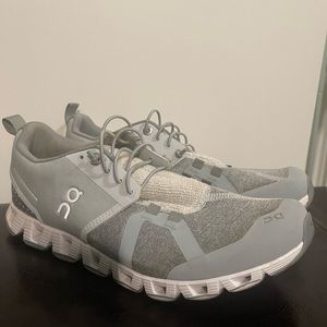 On cloud terry womens size 8 - silver